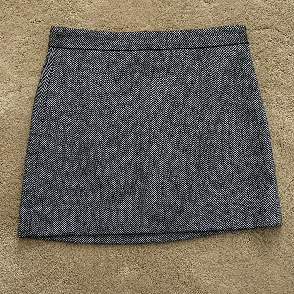 Gap black and white herringbone wool skirt
